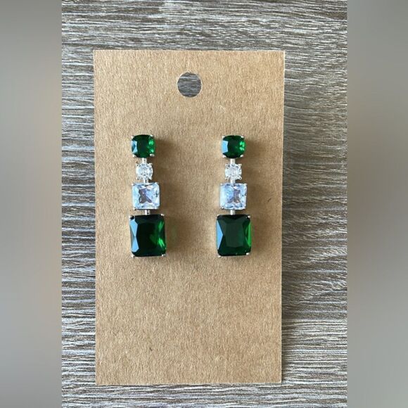Emerald color stone drop earrings A208 - Picture 5 of 6